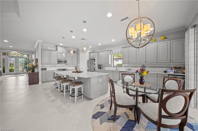 9282 Rialto LN, Naples, FL 34119