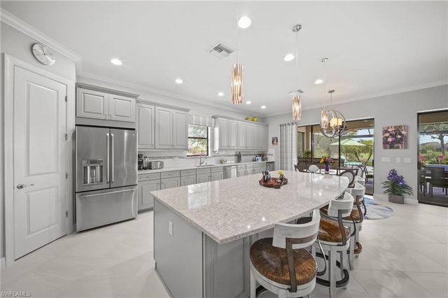 9282 Rialto LN, Naples, FL 34119