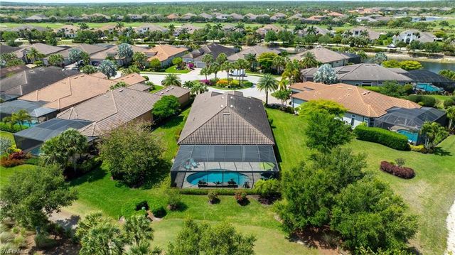 9282 Rialto LN, Naples, FL 34119