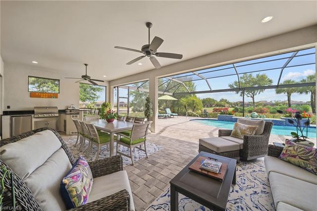 9282 Rialto LN, Naples, FL 34119