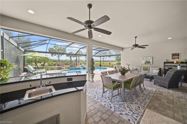 9282 Rialto LN, Naples, FL 34119