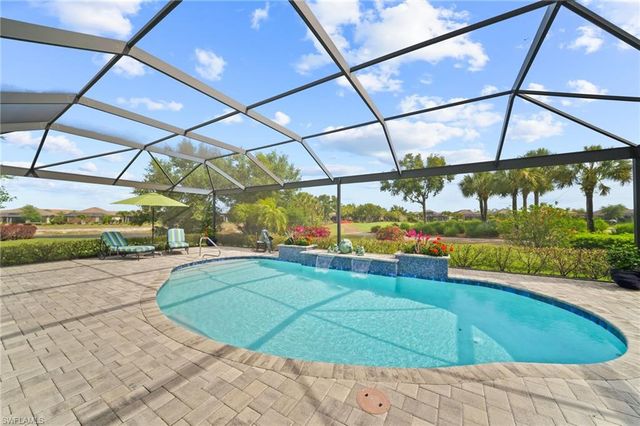 9282 Rialto LN, Naples, FL 34119