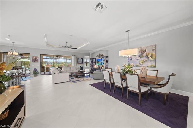 9282 Rialto LN, Naples, FL 34119