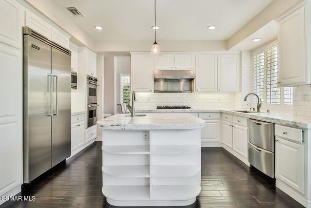 23287 Park Basilico, Calabasas, CA 91302