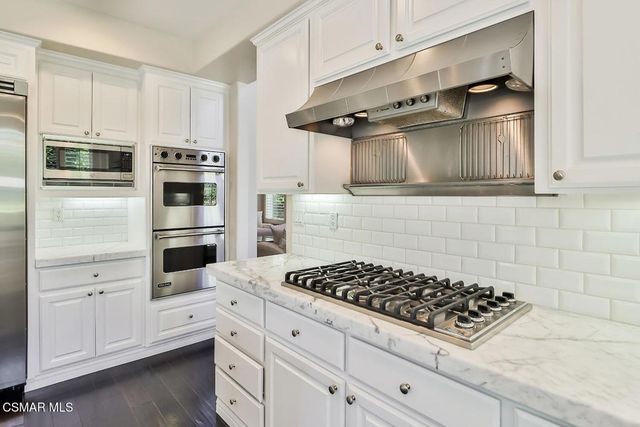 23287 Park Basilico, Calabasas, CA 91302