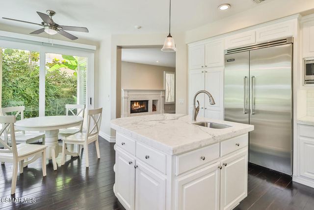 23287 Park Basilico, Calabasas, CA 91302
