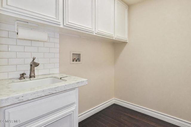 23287 Park Basilico, Calabasas, CA 91302