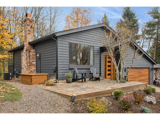 3 MOUNTAIN Cir, Lake Oswego, OR 97035