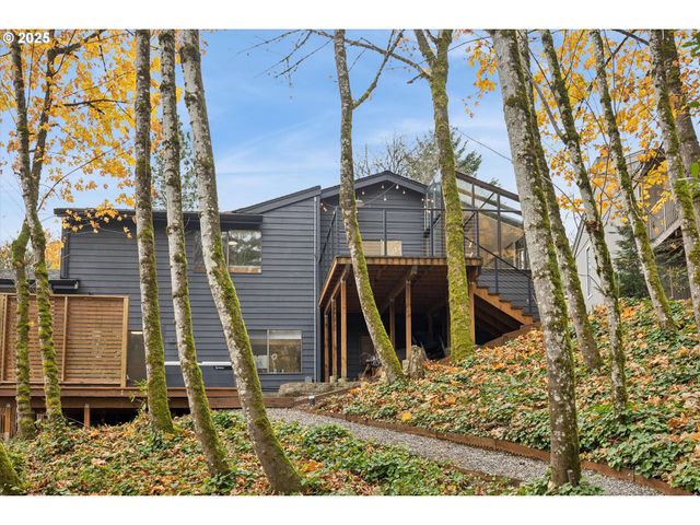 3 MOUNTAIN Cir, Lake Oswego, OR 97035