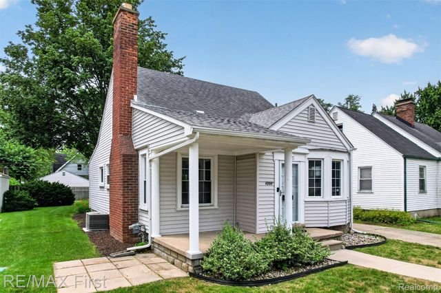 1357 W Saratoga Street, Ferndale, MI 48220