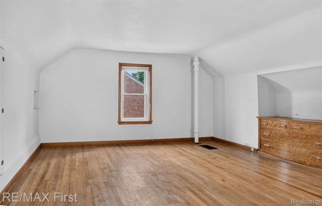 1357 W Saratoga Street, Ferndale, MI 48220