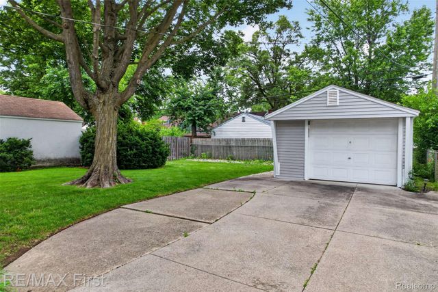 1357 W Saratoga Street, Ferndale, MI 48220