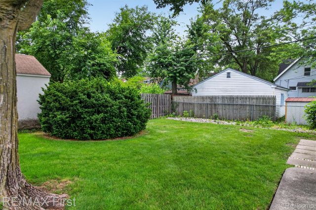 1357 W Saratoga Street, Ferndale, MI 48220