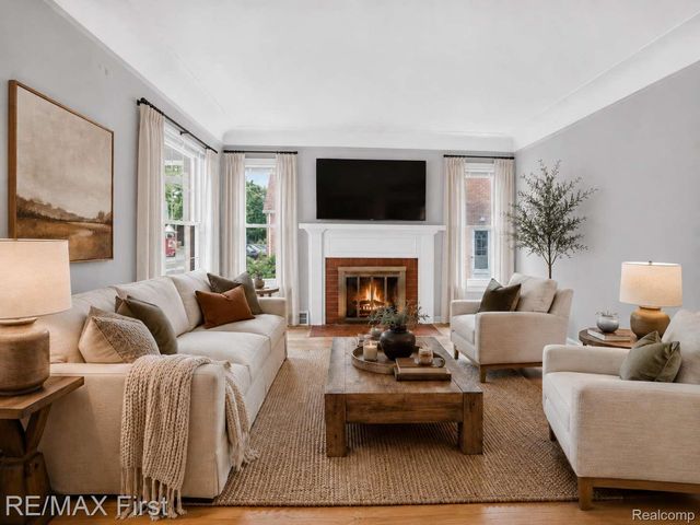 1357 W Saratoga Street, Ferndale, MI 48220