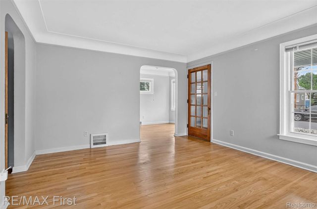 1357 W Saratoga Street, Ferndale, MI 48220