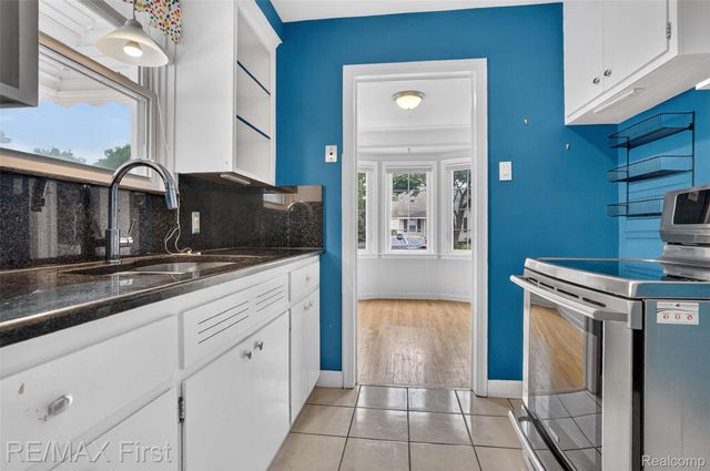 1357 W Saratoga Street, Ferndale, MI 48220