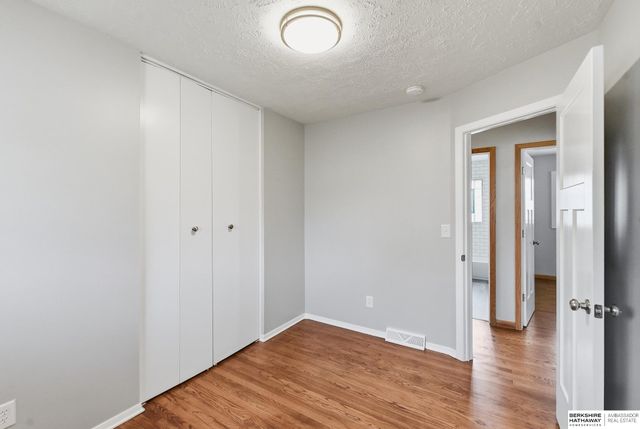 541 E 5th Street, Papillion, NE 68046