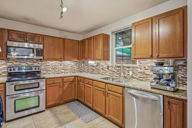 16617 Woodside Drive, Fort Worth, TX 76247