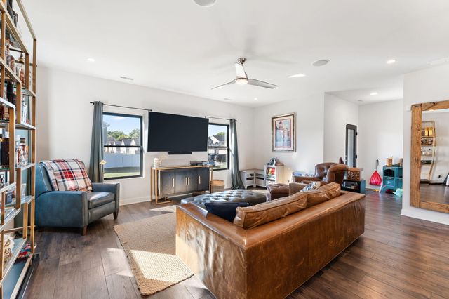 283 Nomo Place, Crown Point, IN 46307
