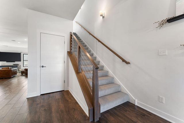 283 Nomo Place, Crown Point, IN 46307