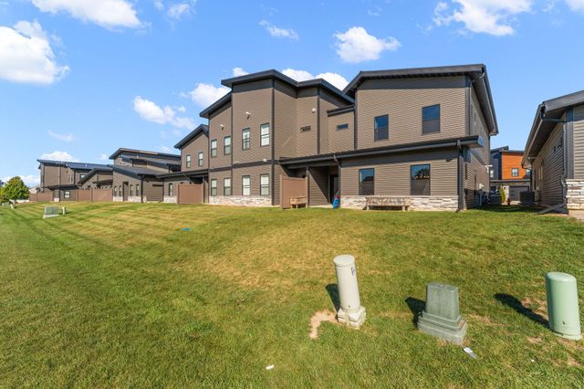 283 Nomo Place, Crown Point, IN 46307