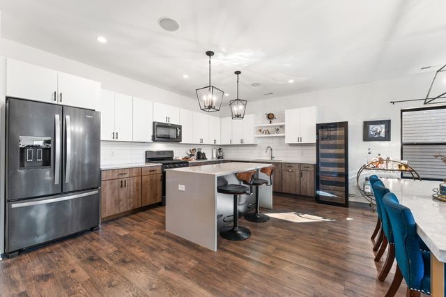 283 Nomo Place, Crown Point, IN 46307