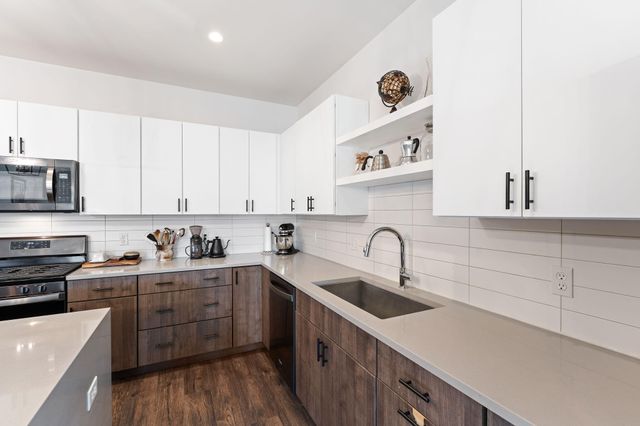 283 Nomo Place, Crown Point, IN 46307