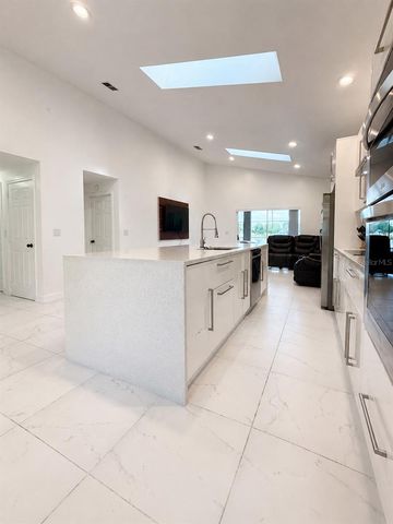 513 DARKWOOD AVENUE, Ocoee, FL 34761