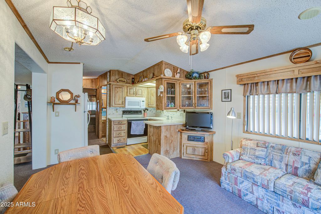Image 11 of property listing at 7750 E BROADWAY Road 147, Mesa, AZ 85208