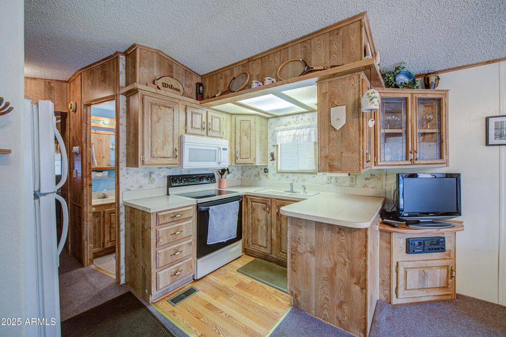 Image 6 of property listing at 7750 E BROADWAY Road 147, Mesa, AZ 85208