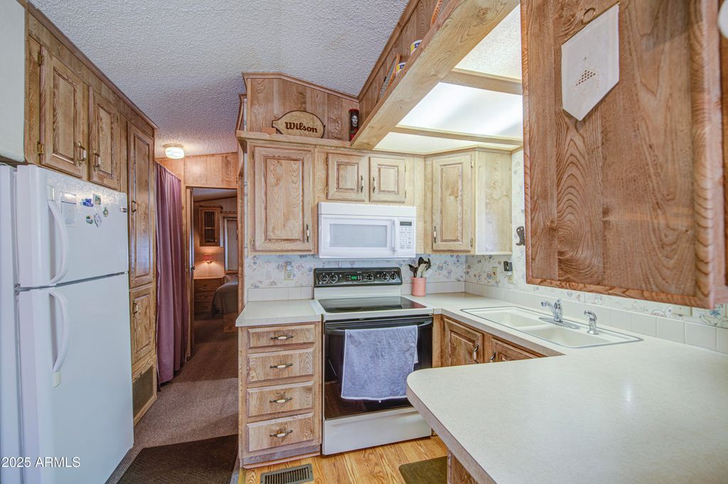 Image 7 of property listing at 7750 E BROADWAY Road 147, Mesa, AZ 85208
