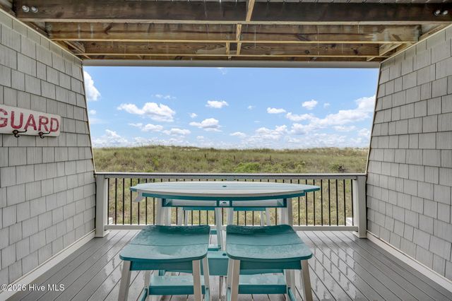 811 Carolina Beach Avenue S, Carolina Beach, NC 28428