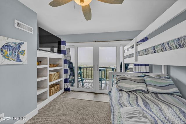 811 Carolina Beach Avenue S, Carolina Beach, NC 28428