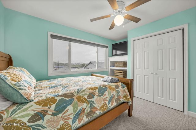 811 Carolina Beach Avenue S, Carolina Beach, NC 28428