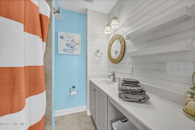 811 Carolina Beach Avenue S, Carolina Beach, NC 28428