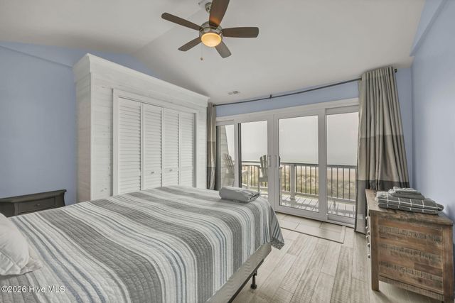 811 Carolina Beach Avenue S, Carolina Beach, NC 28428
