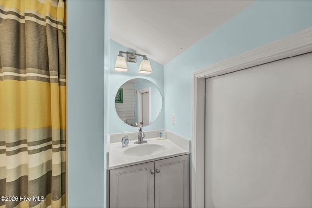 811 Carolina Beach Avenue S, Carolina Beach, NC 28428
