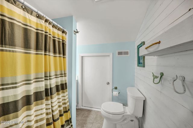 811 Carolina Beach Avenue S, Carolina Beach, NC 28428