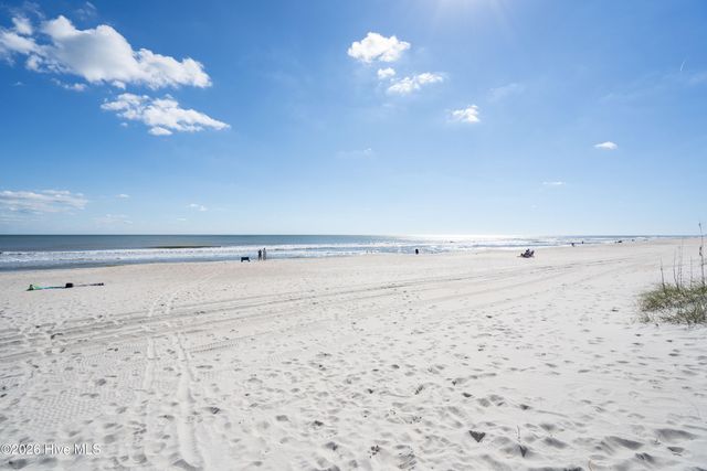 811 Carolina Beach Avenue S, Carolina Beach, NC 28428