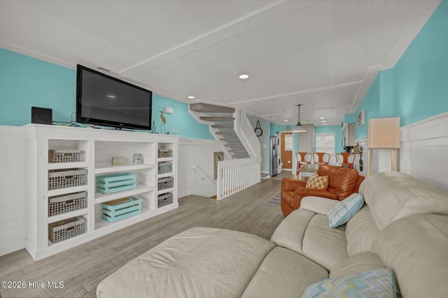 811 Carolina Beach Avenue S, Carolina Beach, NC 28428