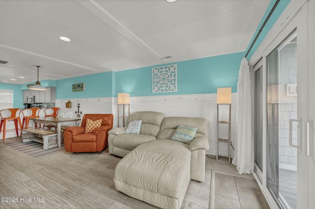 811 Carolina Beach Avenue S, Carolina Beach, NC 28428
