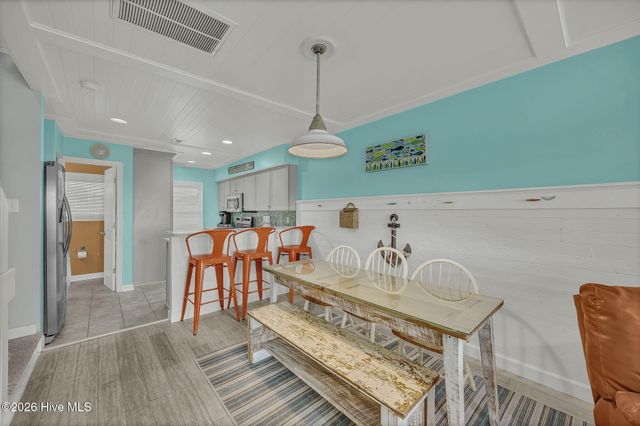 811 Carolina Beach Avenue S, Carolina Beach, NC 28428