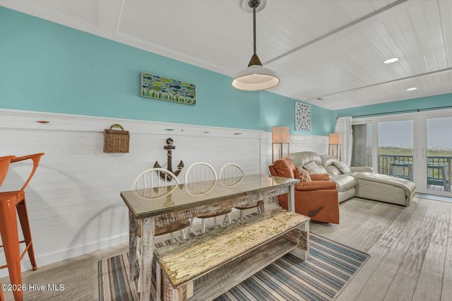 811 Carolina Beach Avenue S, Carolina Beach, NC 28428