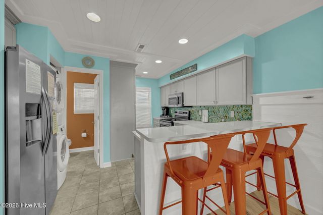 811 Carolina Beach Avenue S, Carolina Beach, NC 28428
