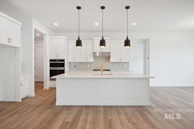 5145 N Trident Way, Meridian, ID 83646