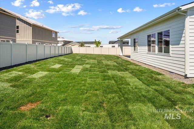 5145 N Trident Way, Meridian, ID 83646