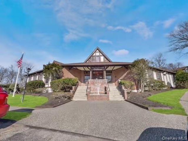 351 Sierra Vista, Valley Cottage, NY 10989