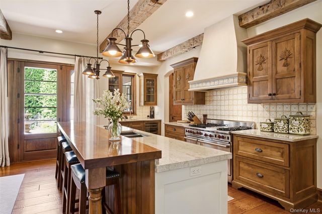 5 Puritan Place, Huntington, NY 11743