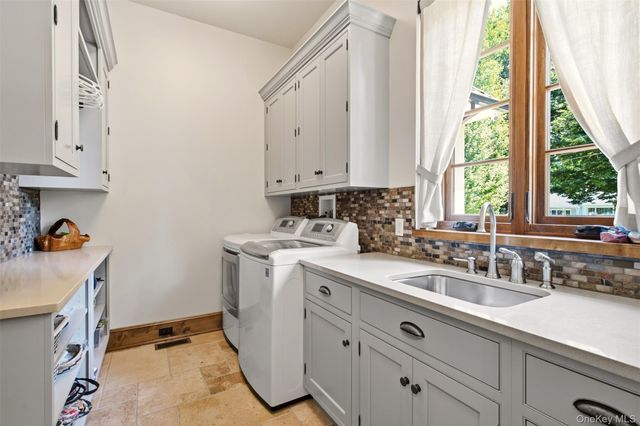 5 Puritan Place, Huntington, NY 11743