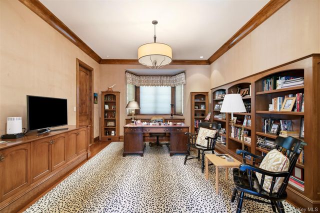 5 Puritan Place, Huntington, NY 11743